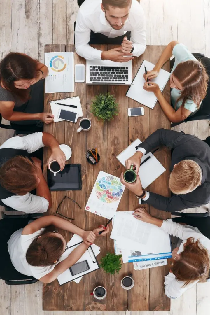 thumbnail_coffee-break-during-business-meeting-vertical-shot_386167-5934